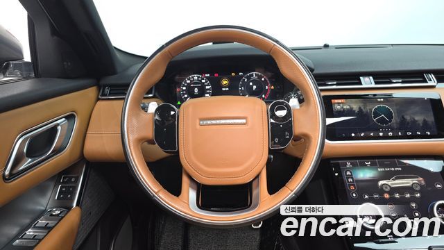 Land Rover Range Rover Velar 2018 — photo 18