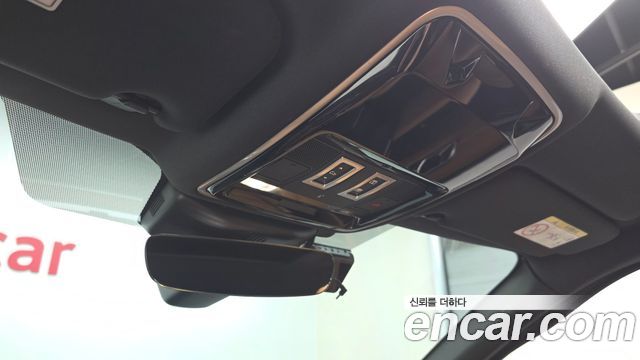 Land Rover Range Rover Velar 2018 — photo 23
