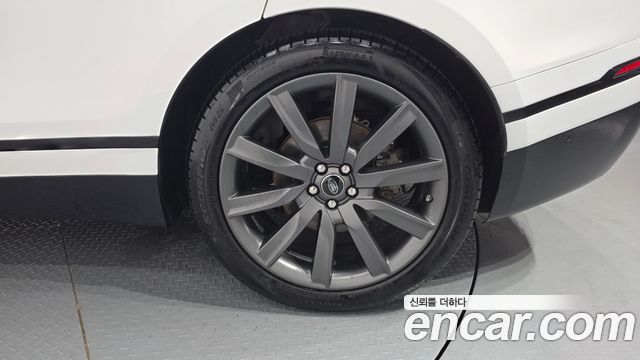Land Rover Range Rover Velar 2018 — photo 7