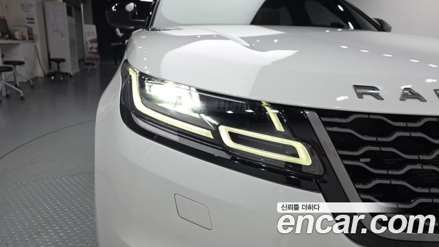 Land Rover Range Rover Velar 2018 — photo 8