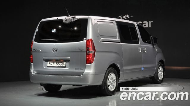 Hyundai Starex 2021 — photo 2