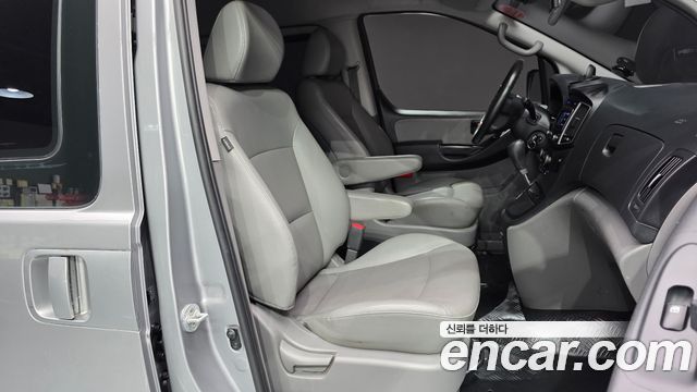 Hyundai Starex 2021 — photo 16