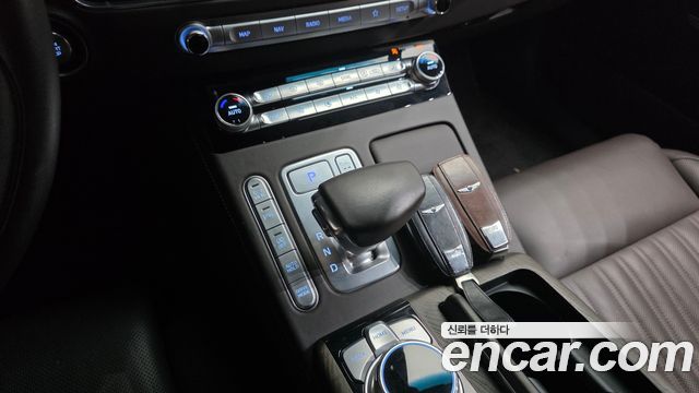 Genesis G90 2019 — photo 12