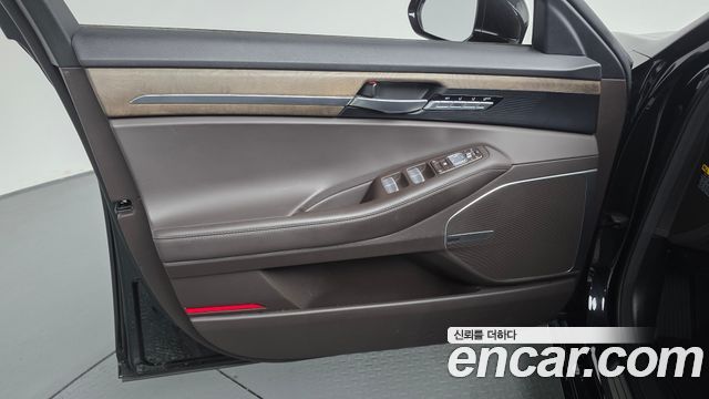 Genesis G90 2019 — photo 14