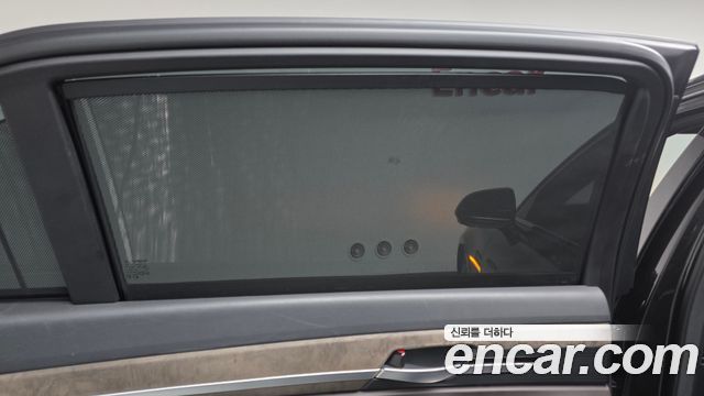 Genesis G90 2019 — photo 32