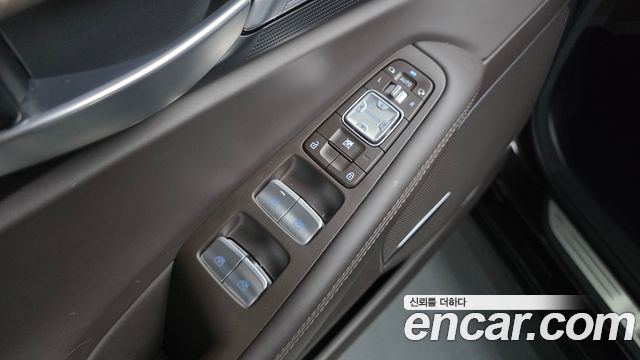 Genesis G90 2019 — photo 36