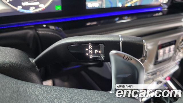 Mercedes-Benz G-Class 2022 — photo 12