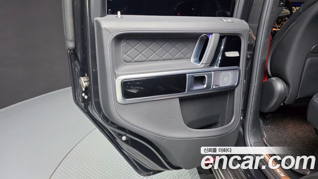 Mercedes-Benz G-Class 2022 — photo 15