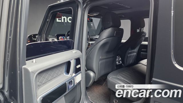 Mercedes-Benz G-Class 2022 — photo 16
