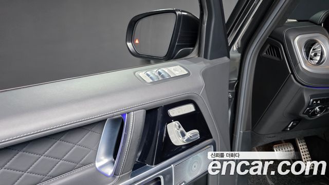 Mercedes-Benz G-Class 2022 — photo 27
