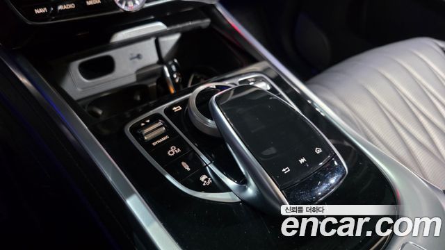 Mercedes-Benz G-Class 2022 — photo 29