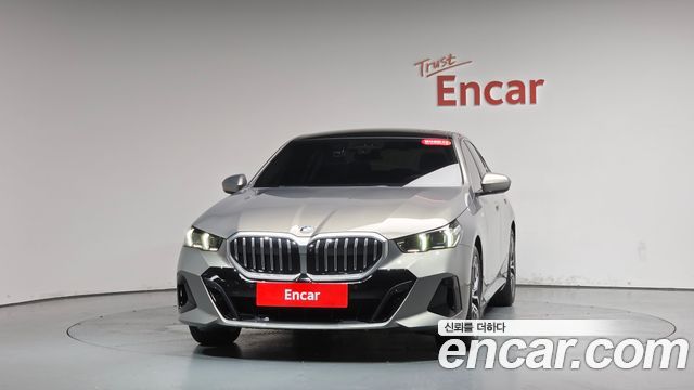 BMW 5-Series 2025 — photo 3