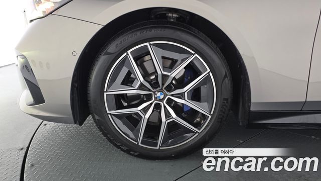 BMW 5-Series 2025 — photo 5