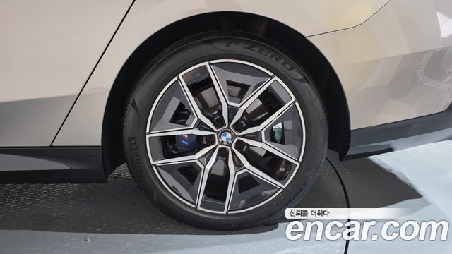 BMW 5-Series 2025 — photo 7
