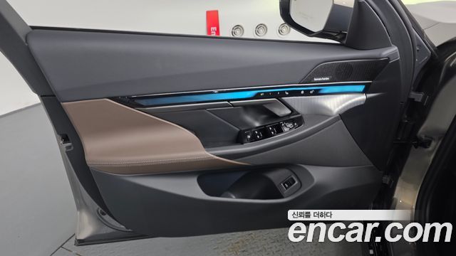 BMW 5-Series 2025 — photo 14