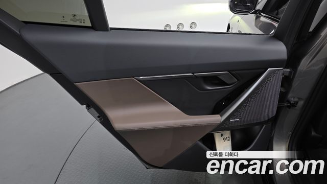 BMW 5-Series 2025 — photo 15