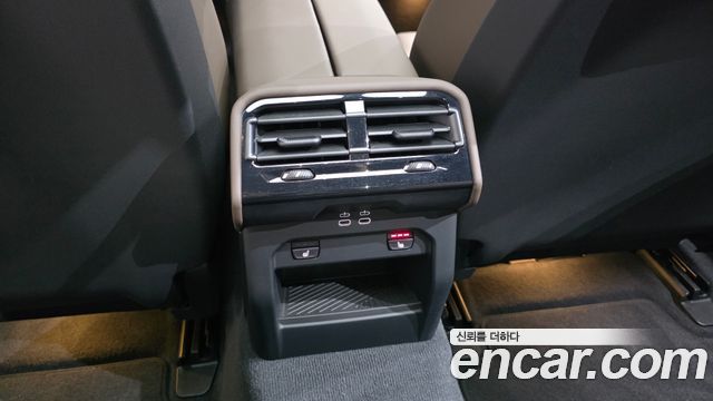 BMW 5-Series 2025 — photo 31