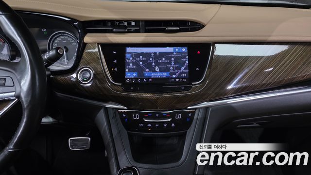 Cadillac XT6 2022 — photo 13