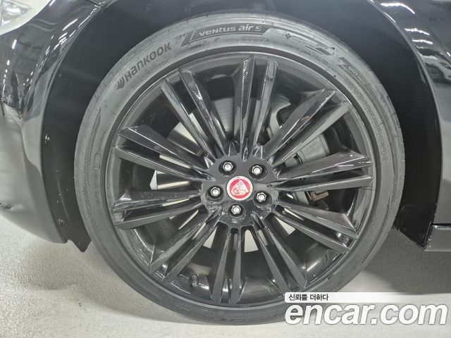 Jaguar XJ 2010 — photo 5