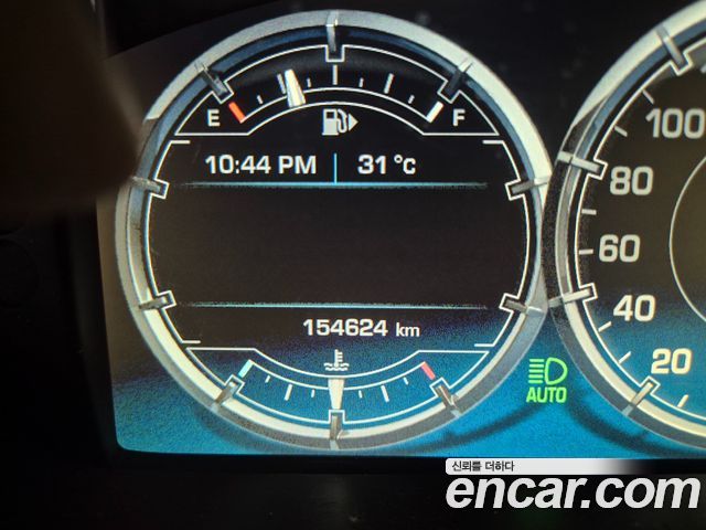 Jaguar XJ 2010 — photo 8