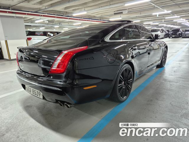 Jaguar XJ 2010 — photo 12