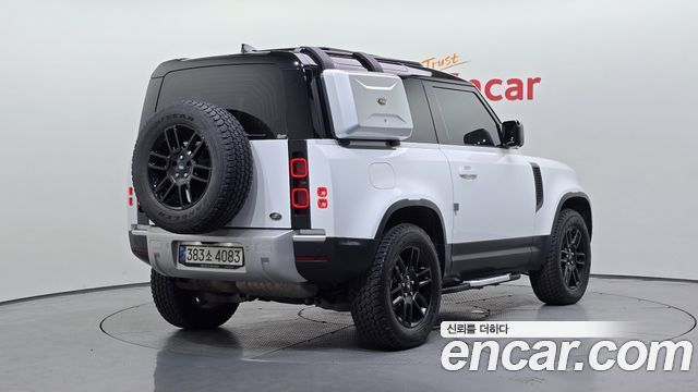 Land Rover Defender 2022 — photo 2