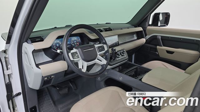 Land Rover Defender 2022 — photo 10