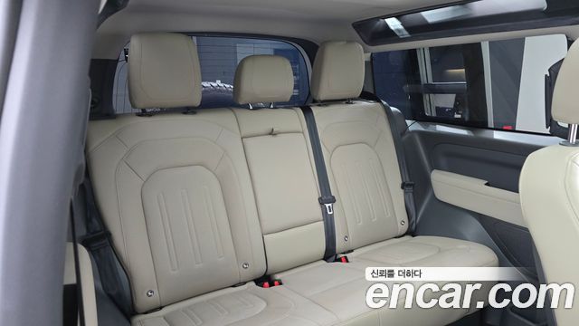 Land Rover Defender 2022 — photo 17