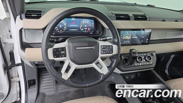 Land Rover Defender 2022 — photo 19
