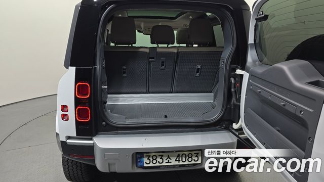 Land Rover Defender 2022 — photo 24