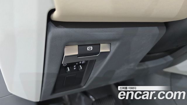 Land Rover Defender 2022 — photo 28