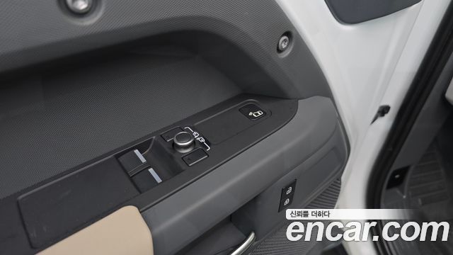 Land Rover Defender 2022 — photo 30