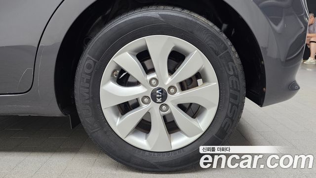 Kia pride 2015 — photo 7