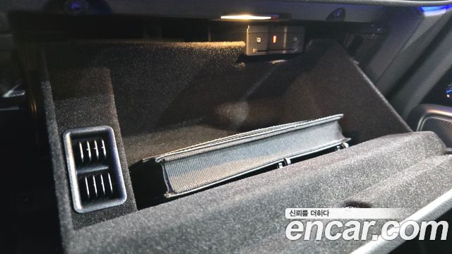 Mercedes-Benz G-Class 2020 — photo 18