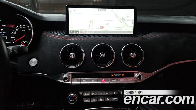Kia Stinger 2022 — photo 23