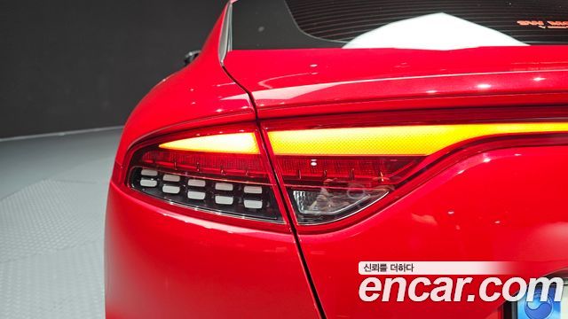Kia Stinger 2022 — photo 9