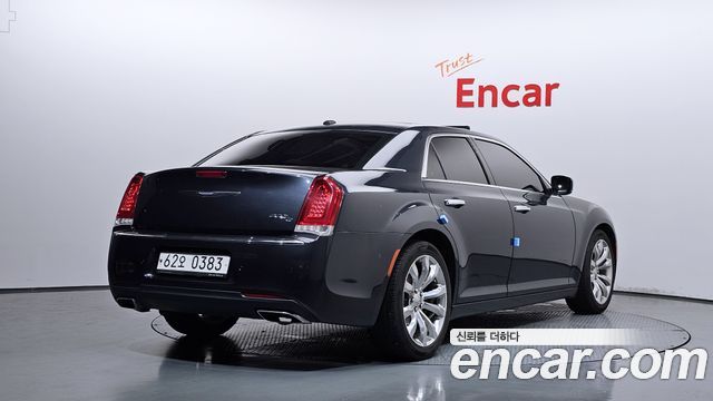 Chrysler 300C 2016 — photo 2