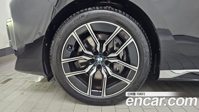 BMW 7-Series 2023 — photo 5