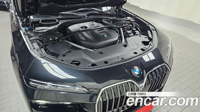 BMW 7-Series 2023 — photo 6