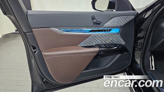 BMW 7-Series 2023 — photo 14