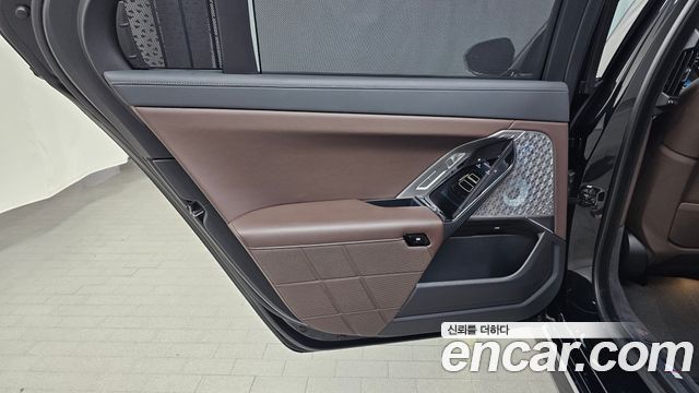 BMW 7-Series 2023 — photo 15