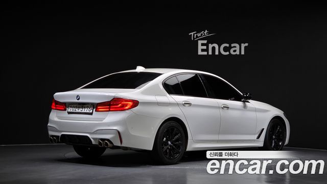 BMW 5-Series 2018 — photo 2