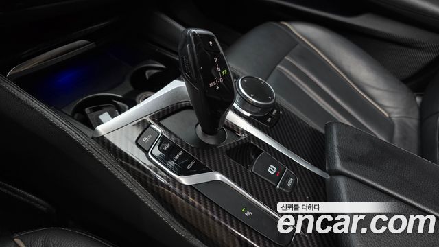 BMW 5-Series 2018 — photo 9