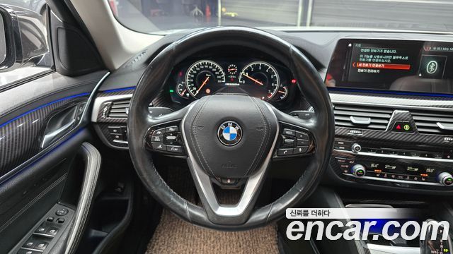 BMW 5-Series 2018 — photo 13