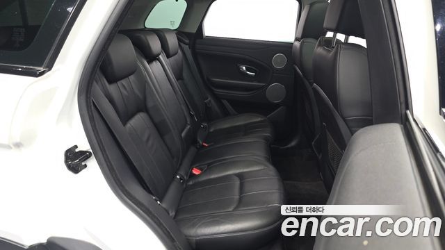 Land Rover Range Rover Evoque 2018 — photo 17