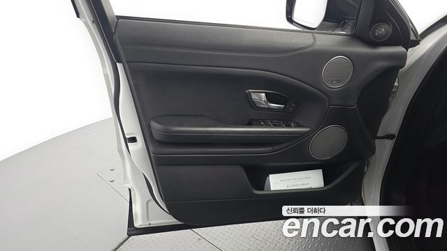 Land Rover Range Rover Evoque 2018 — photo 14