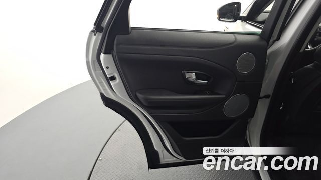 Land Rover Range Rover Evoque 2018 — photo 15