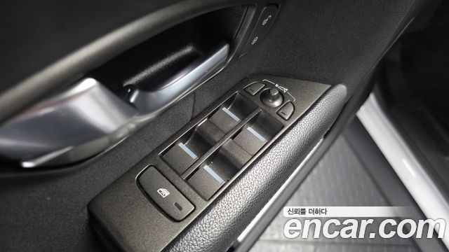 Land Rover Range Rover Evoque 2018 — photo 30