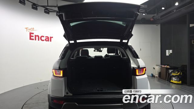 Land Rover Range Rover Evoque 2018 — photo 32