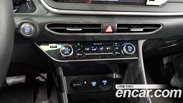 Hyundai Sonata 2022 — photo 24
